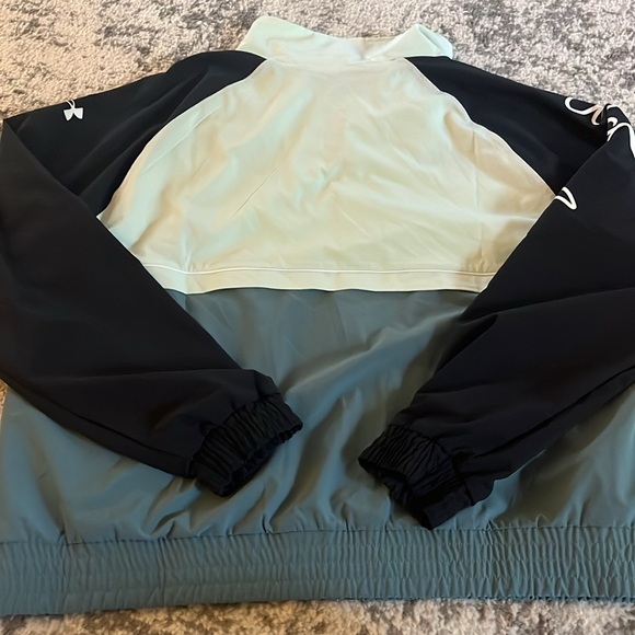 Under Armour windbreaker - Picture 6 of 11